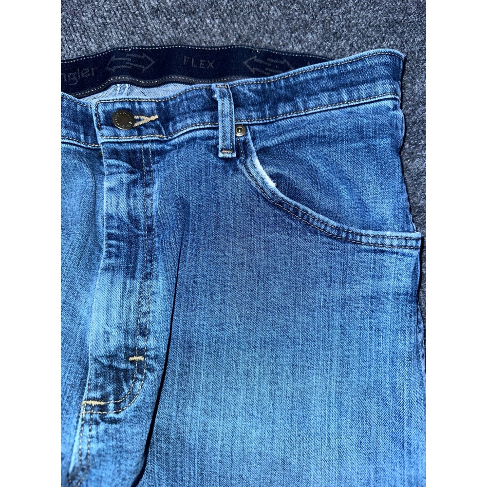 Wrangler Rugged Wear Flex Mens Blue Jeans Straight Leg Medium Wash 36x30 - Picture 2 of 8